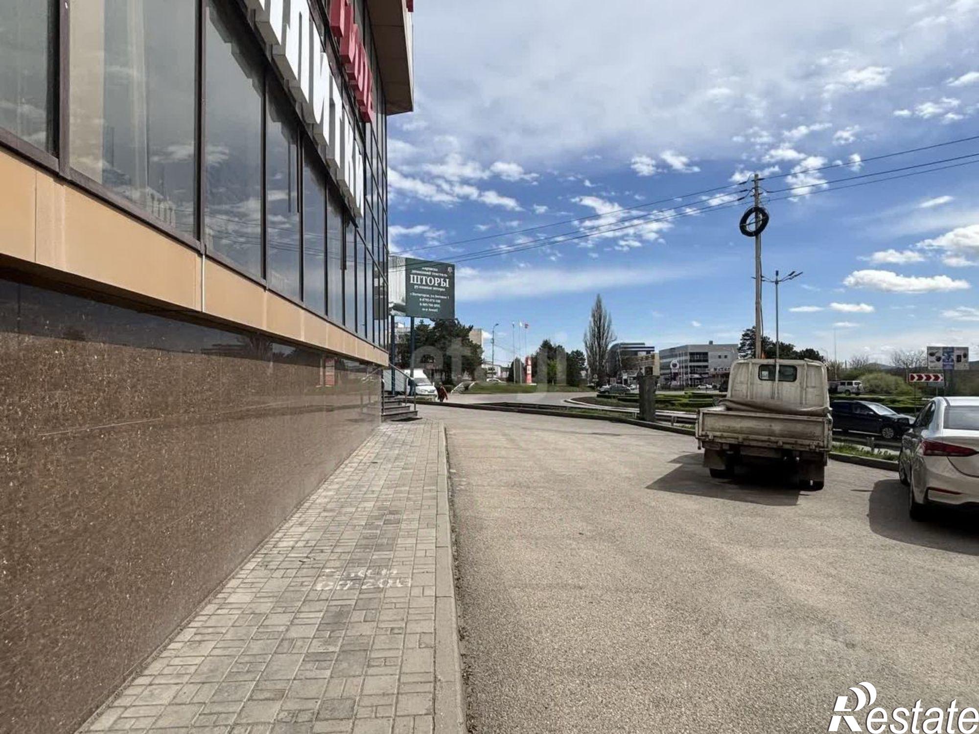 Купить помещение свободного назначения за 160 001 000 рублей