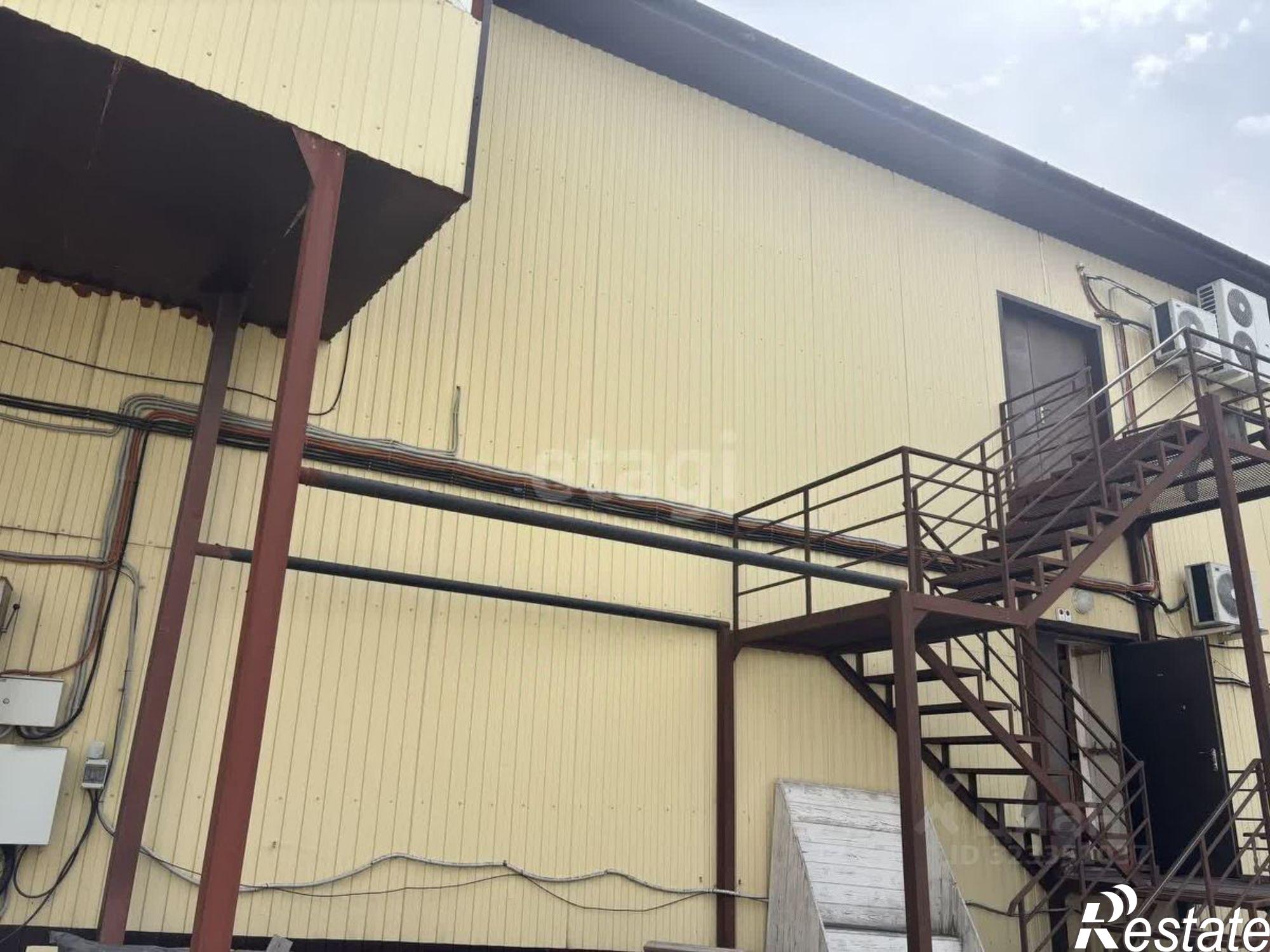 Купить помещение свободного назначения за 160 001 000 рублей