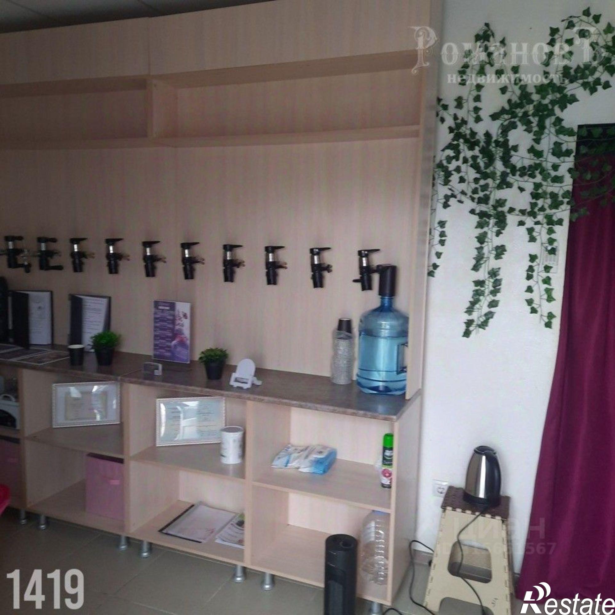 Купить торговое помещение за 23 438 рублей на Комсомольская улица