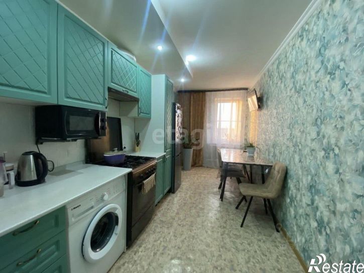 4-комн квартира ул 50 лет Октября, 63а,  д. 63а