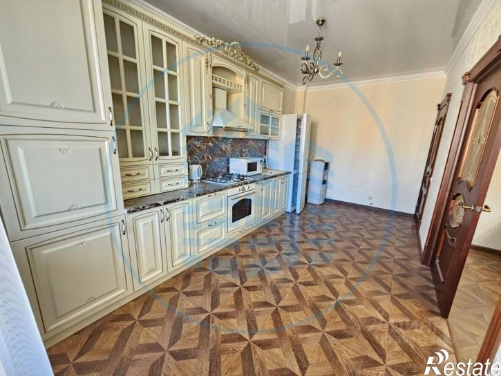 3-комн квартира Ессентуки г., Комарова ул., д.23