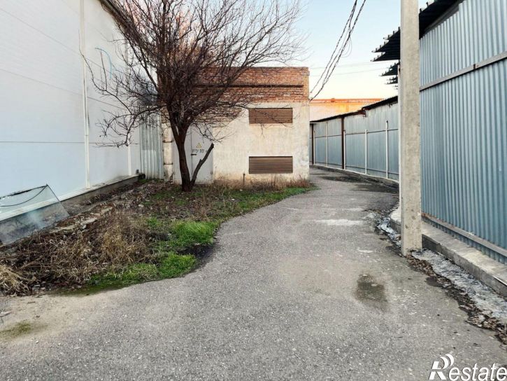 Отдельное здание ул Борцов Революции, 175а,  д. 175а