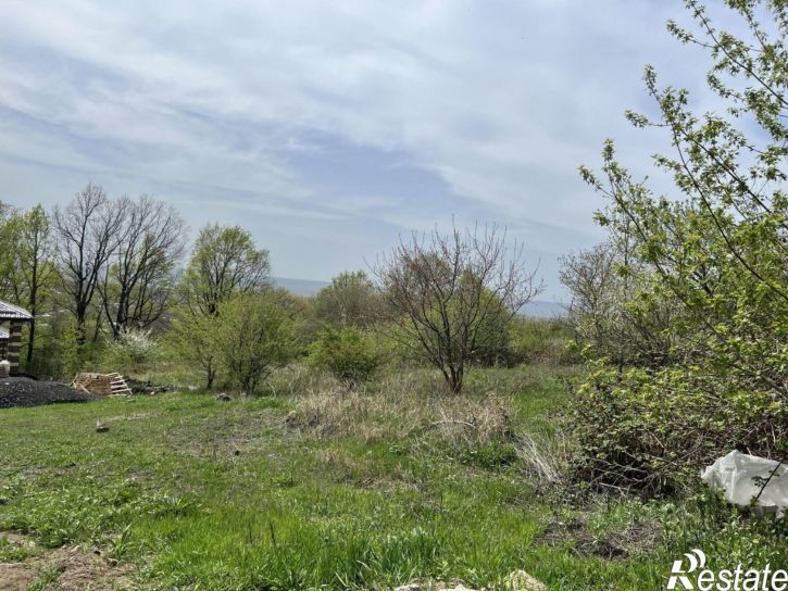 Земельный участок