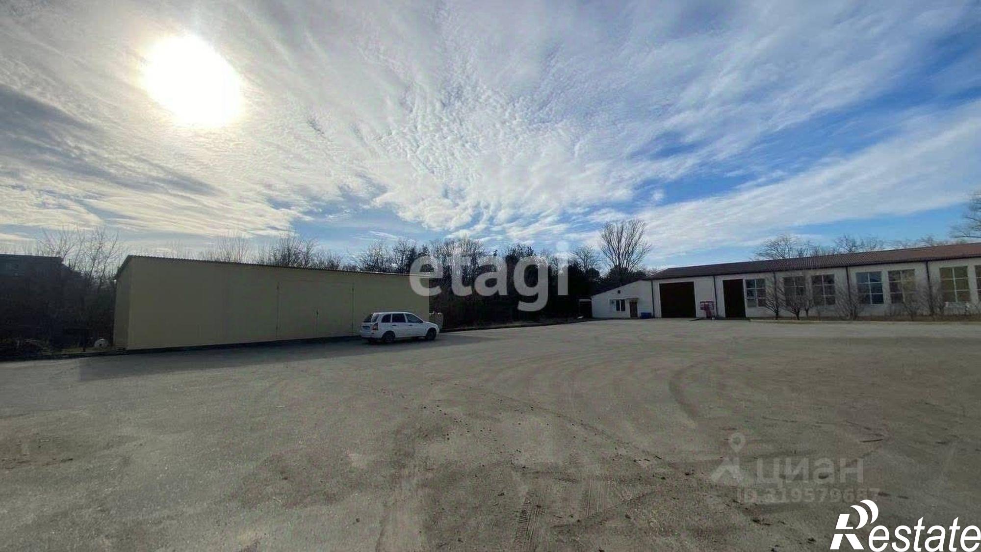 Купить складское помещение за 157 001 000 рублей