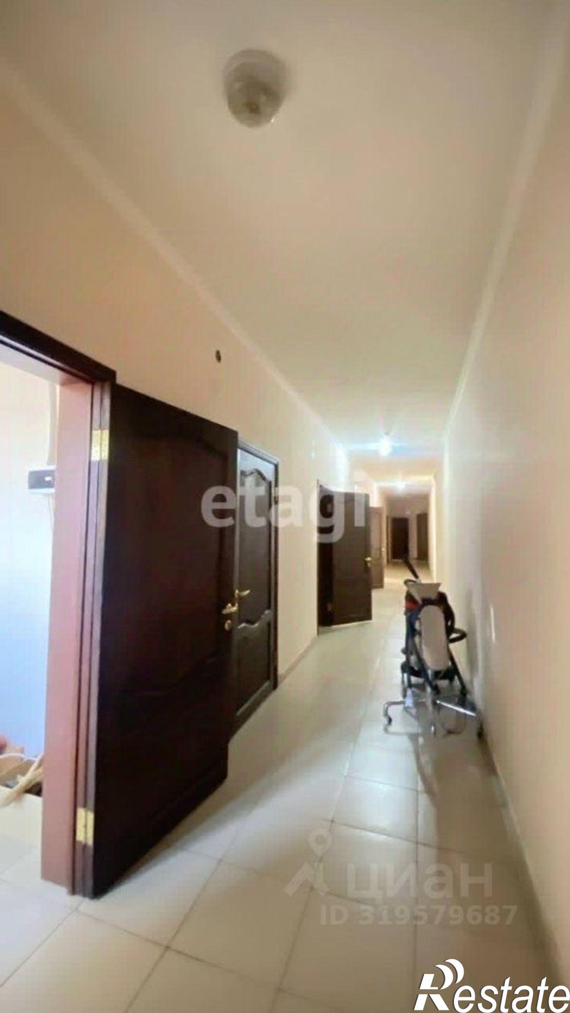 Купить складское помещение за 157 001 000 рублей