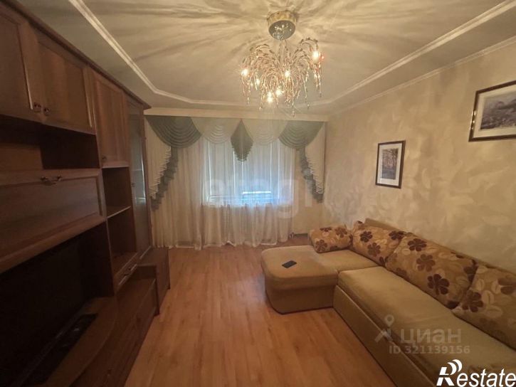 2-комн квартира улица Шумакова, 8,  д. 8