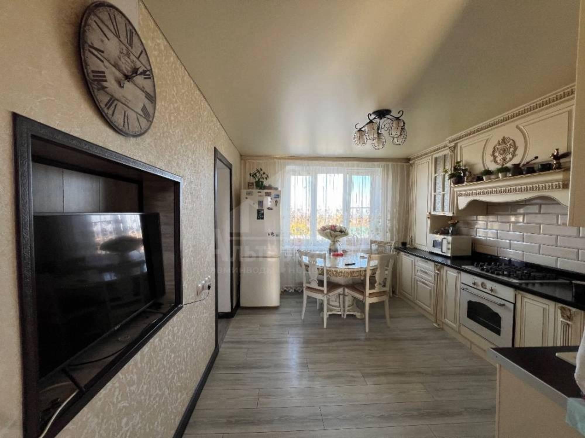 Купить дачу, дом, коттедж за 9 499 000 рублей на Мира ул.