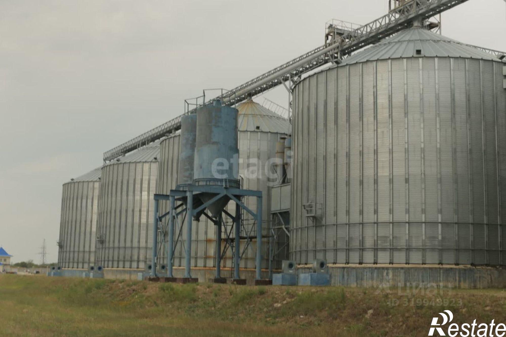 Купить складское помещение за 950 053 000 рублей