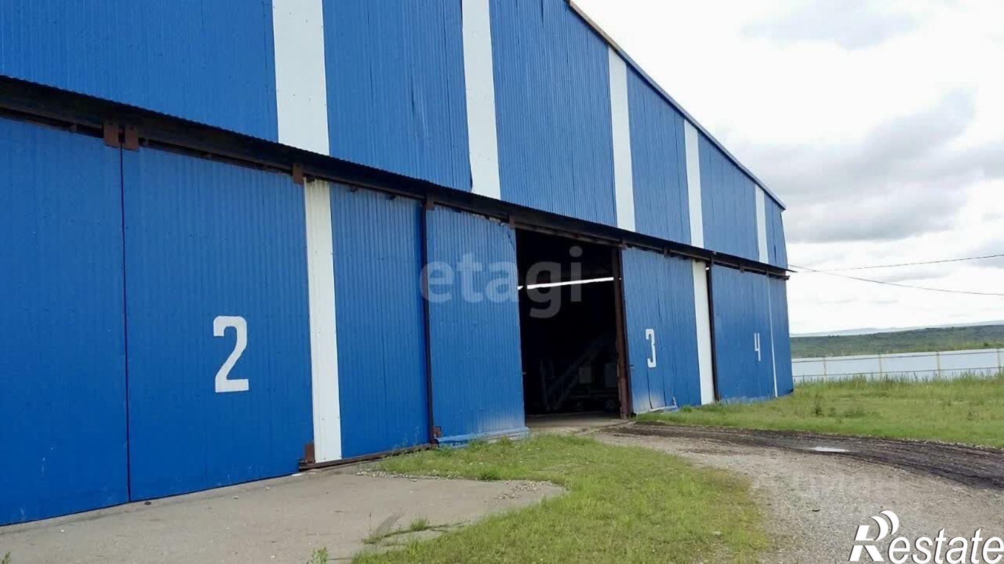 Купить складское помещение за 950 053 000 рублей