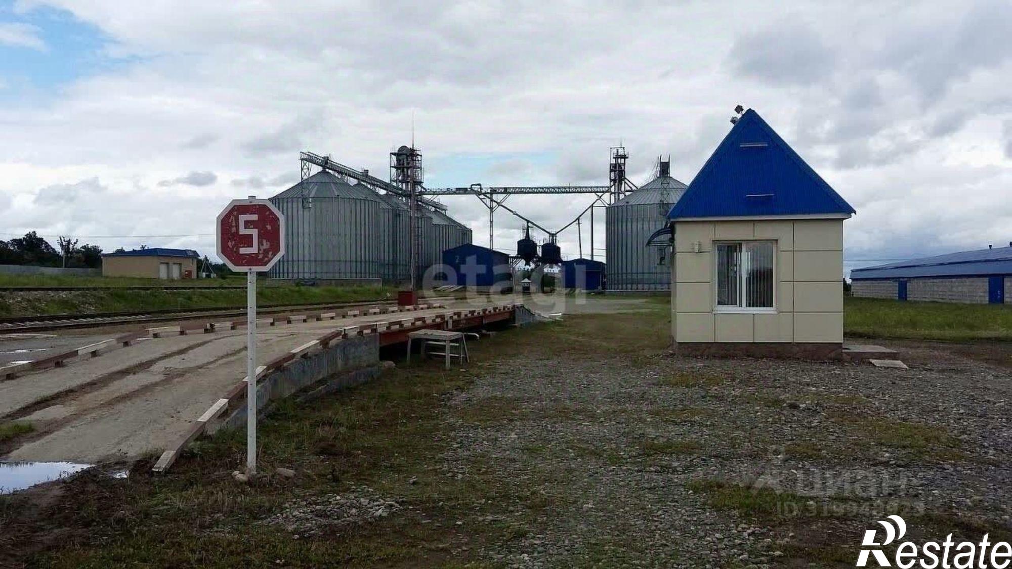 Купить складское помещение за 950 053 000 рублей