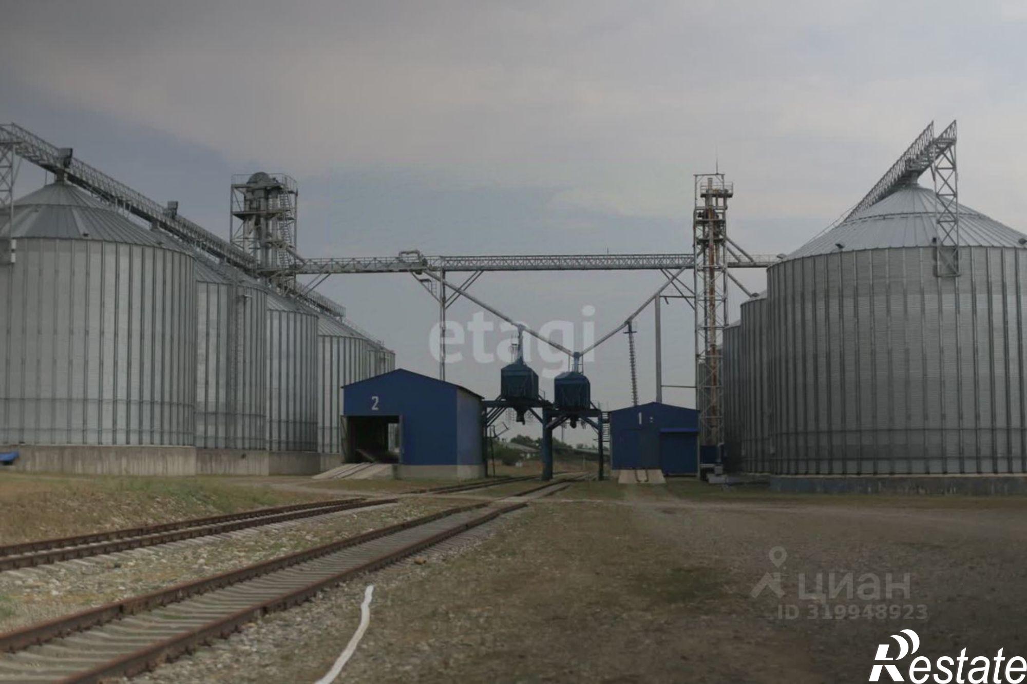 Купить складское помещение за 950 053 000 рублей