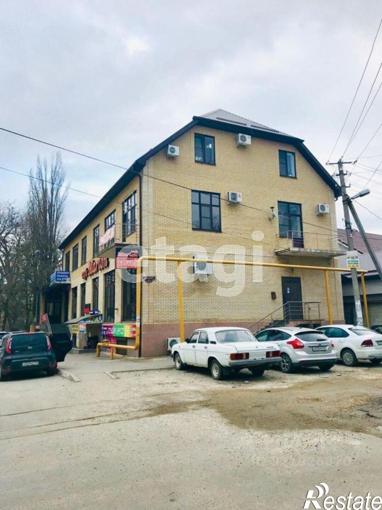 Купить торговое помещение за 84 958 400 рублей