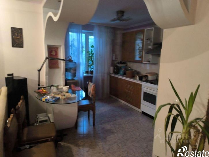 3-комн квартира 27-й микрорайон м-н, улица Доваторцев, 9