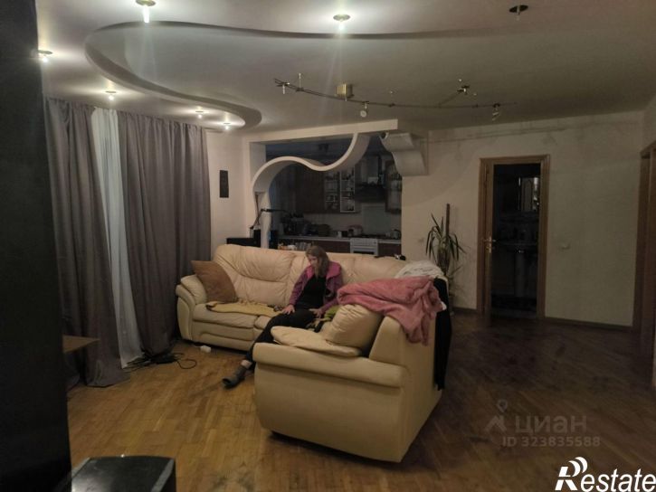 3-комн квартира 27-й микрорайон м-н, улица Доваторцев, 9