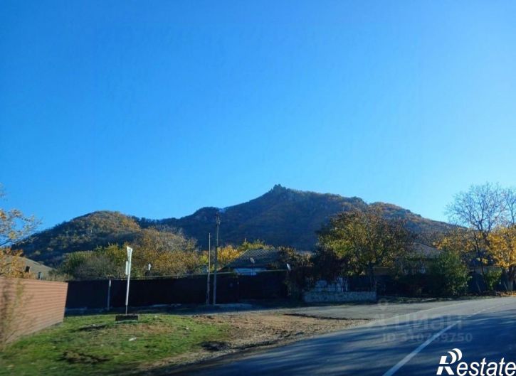 Земельный участок