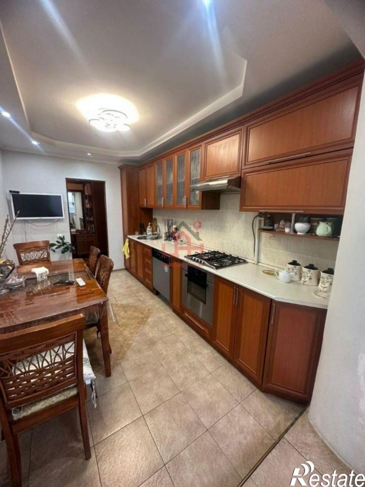 3-комн квартира улица Гагарина, 5,  д. 5