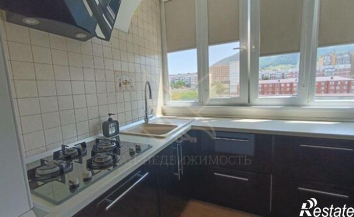 3-комн квартира Солнечный проезд, 10,  д. 10