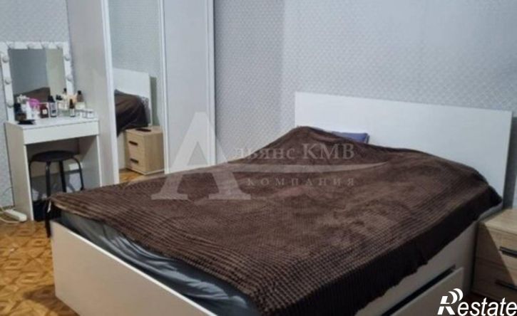 2-комн квартира улица Тронина, 8/1,  д. 8/1