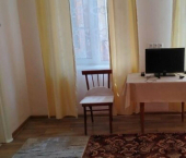 2-комн, 48кв м, этаж 1/1 ул Крайнего, 81