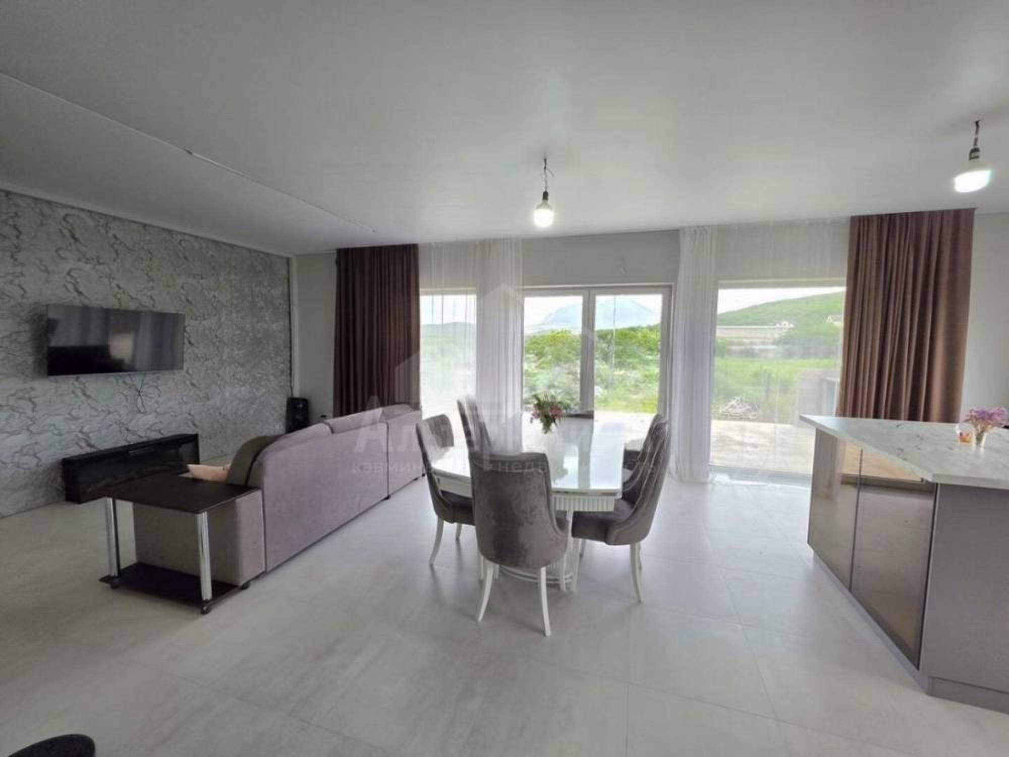 Купить дачу, дом, коттедж за 16 500 000 рублей на Октябрьская ул.