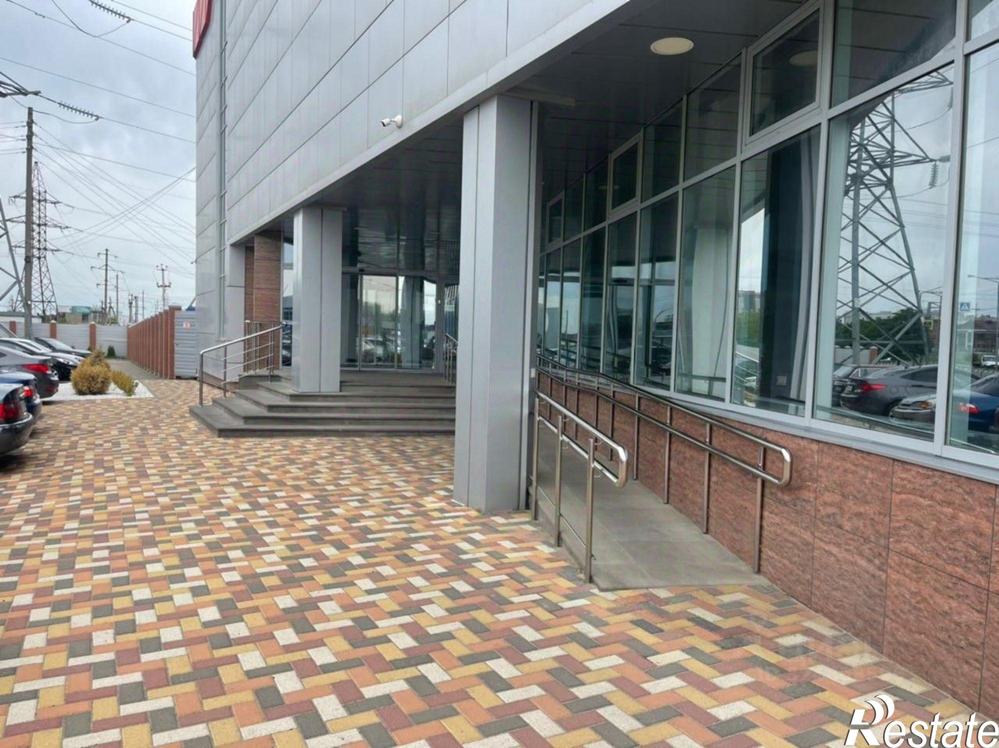 Сдать торговое помещение за 245 022 рублей на Ставрополь г., Южный обход ул., 26