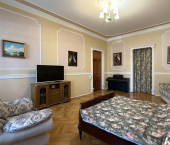 5-комн, 300кв м, этаж 1/1 ул Университетская, 9