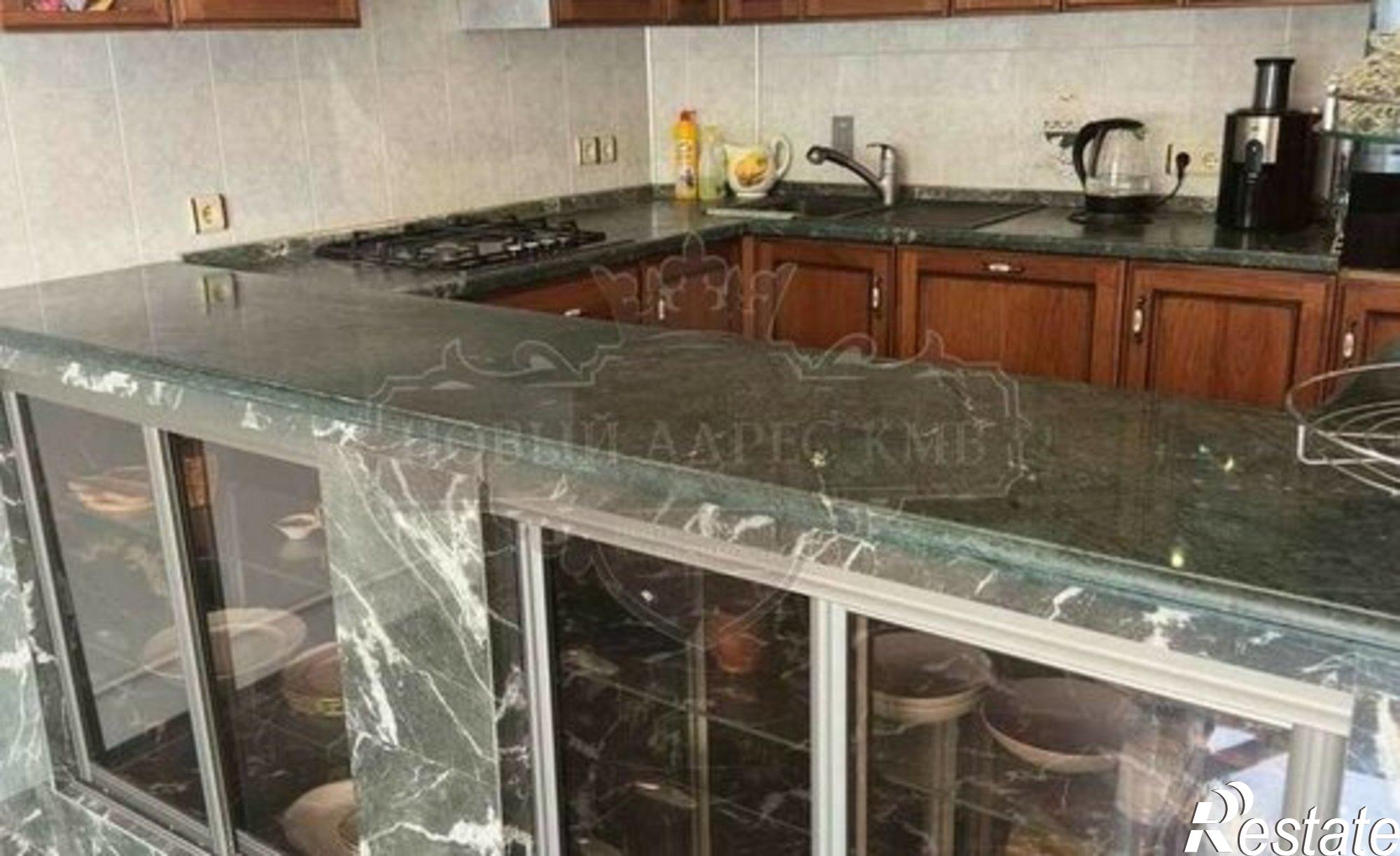 Купить квартиру за 28 000 000 рублей на ул Энгельса, 17