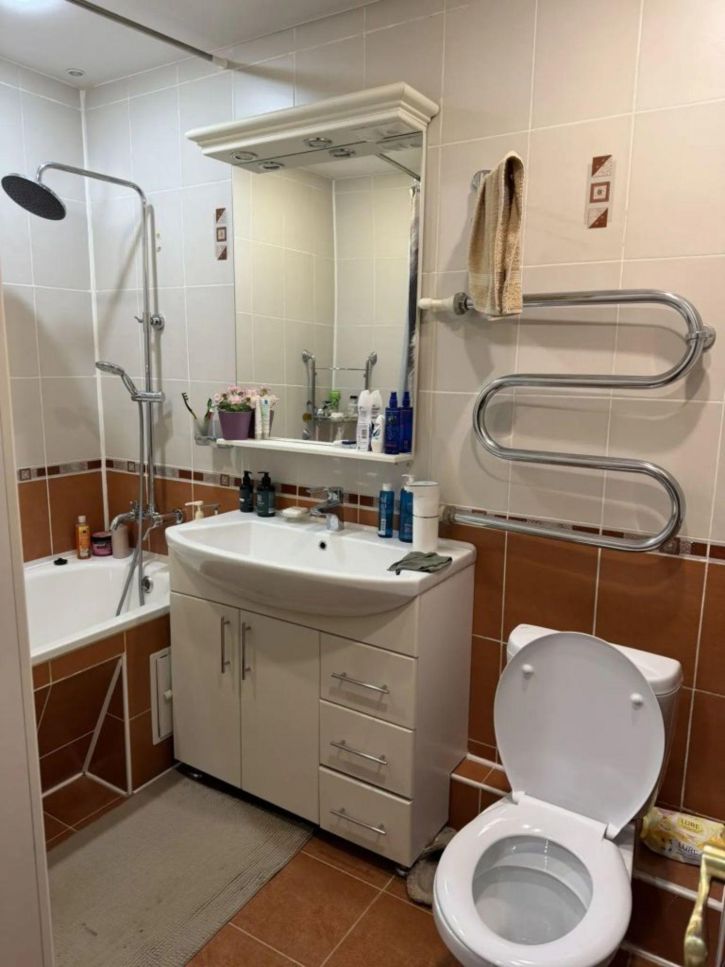 4-комн квартира Новоселов ул, 6