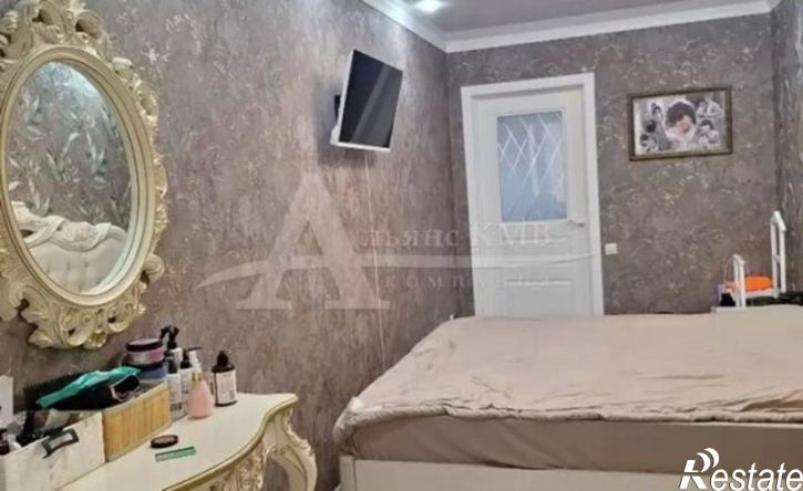 4-комн квартира ул Тронина, 10,  д. 10