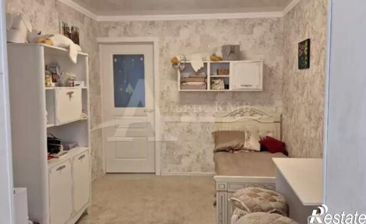 4-комн квартира ул Тронина, 10,  д. 10