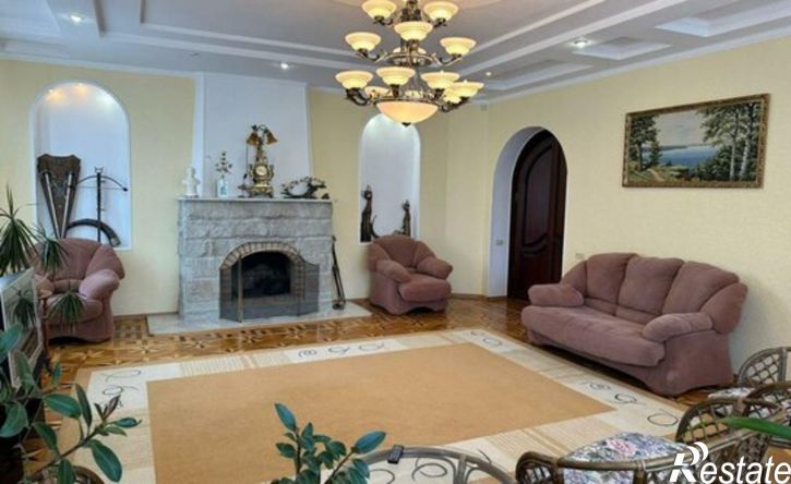 4-комн квартира Ессентуки, улица Маяковского, 18