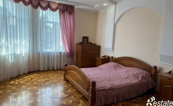 4-комн квартира Ессентуки, улица Маяковского, 18