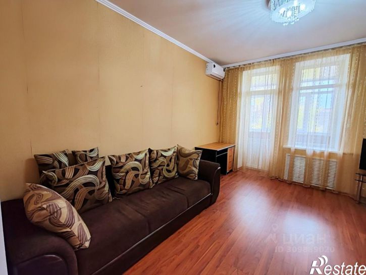 3-комн квартира ул Павлова, 8,  д. 8