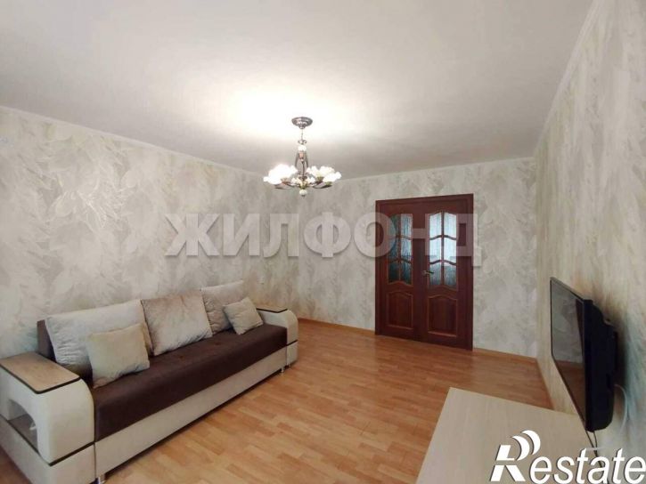 3-комн квартира Строителей улица, д.11