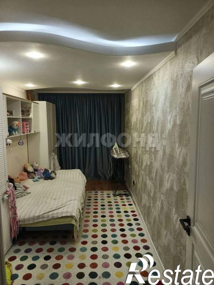 4-комн квартира Тронина улица, д.12