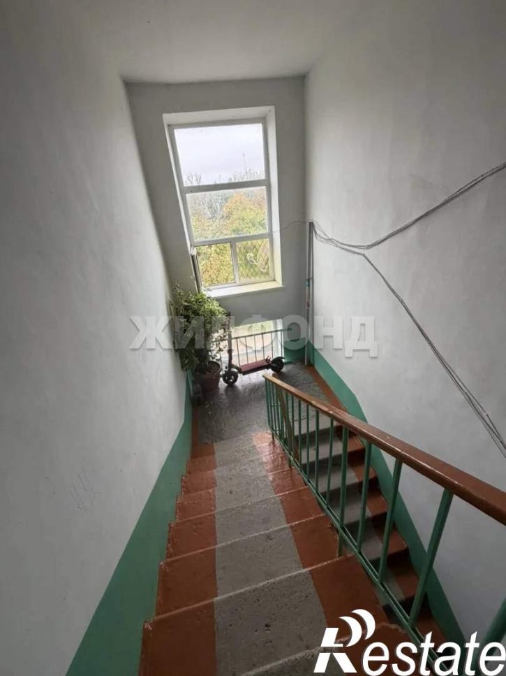 3-комн квартира Строителей улица, д.19